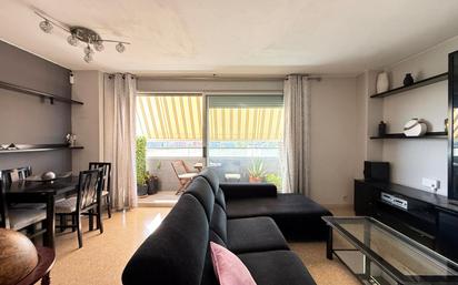 Living room of Flat for sale in  Barcelona Capital  with Heating and Balcony