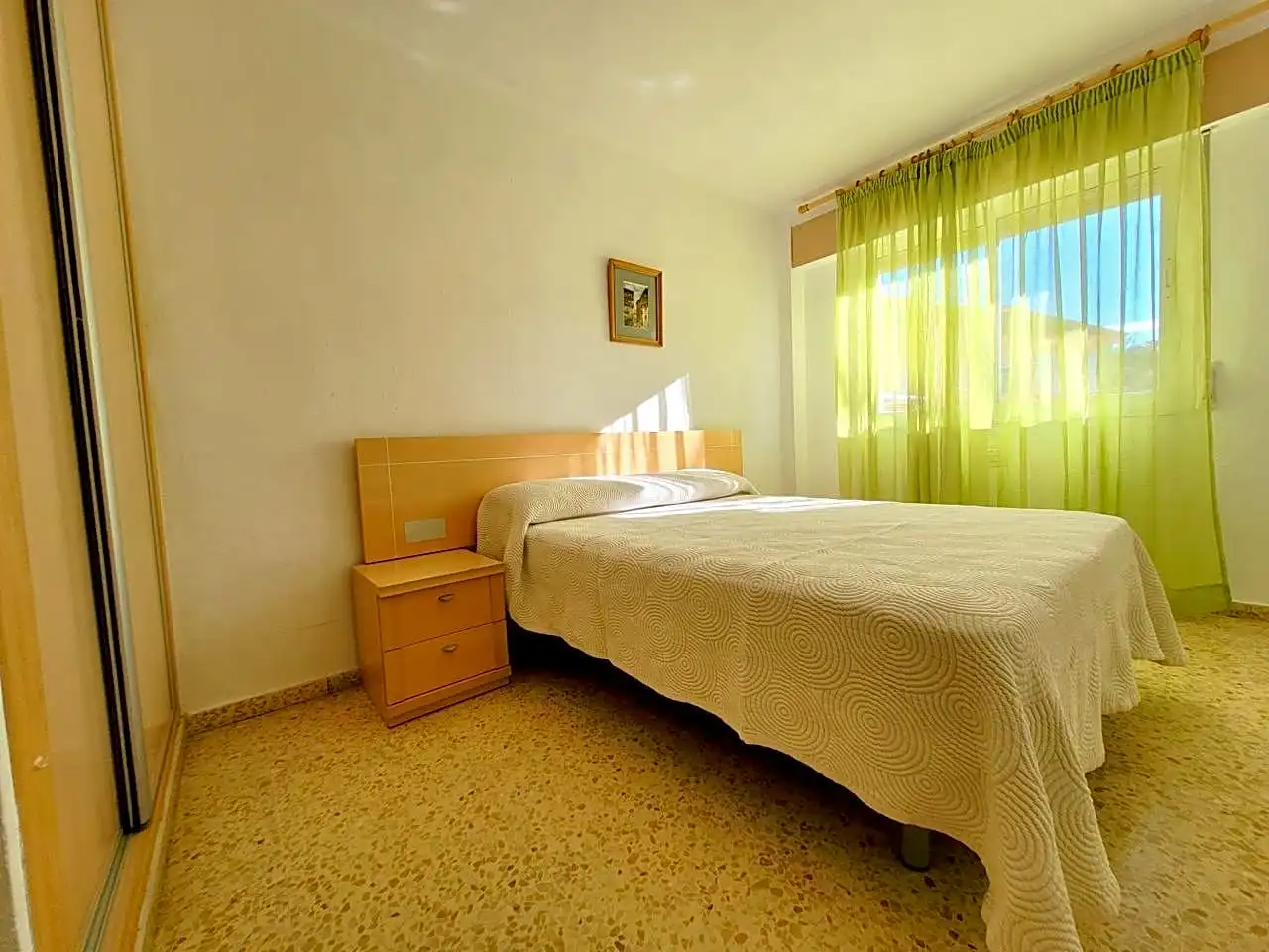 Habitación de Apartamento de alquiler en Miramar, Valencia