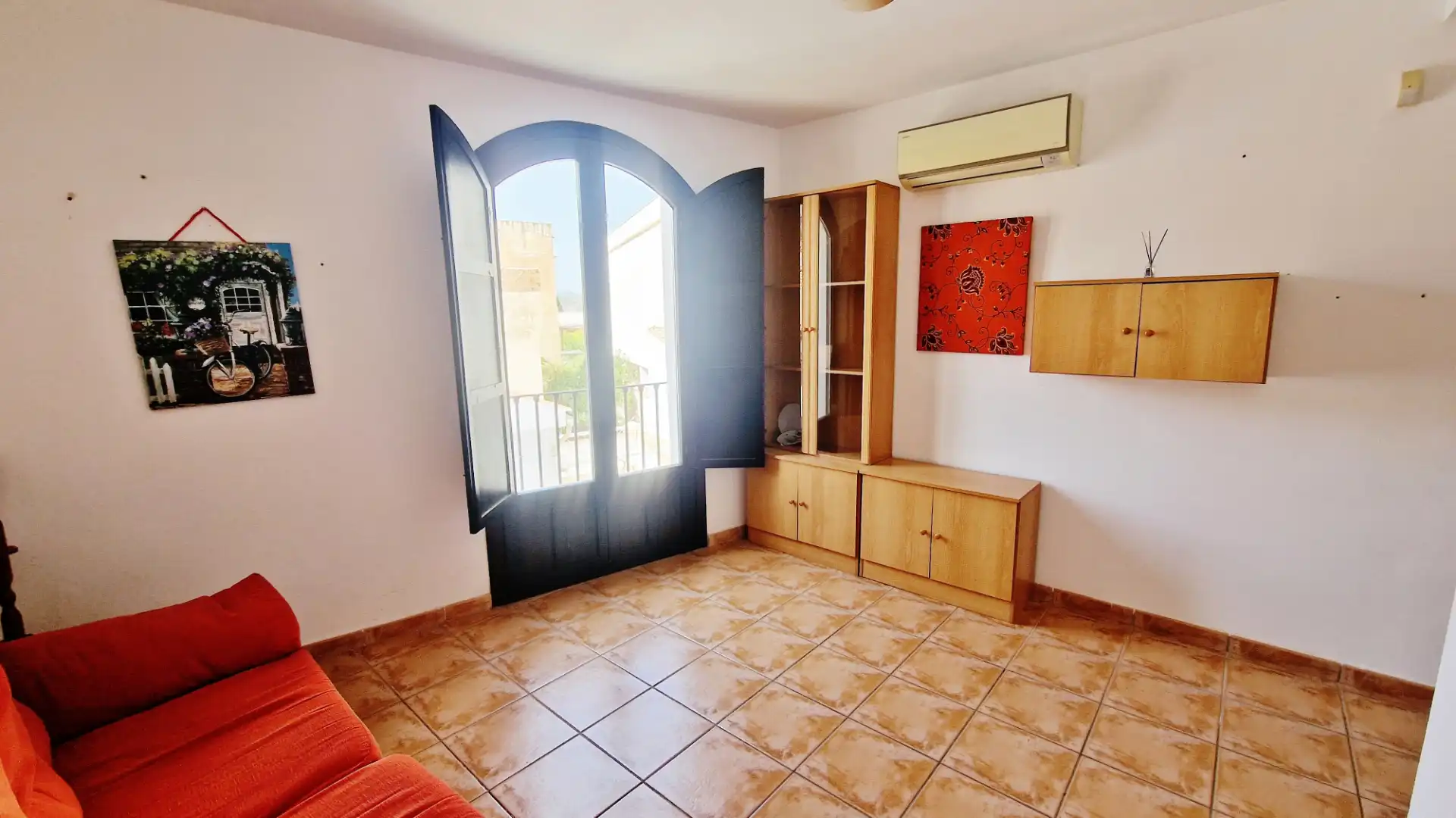 Sala d'estar de Apartament en venda en Vélez de Benaudalla amb Aire condicionat, Calefacció i Balcó
