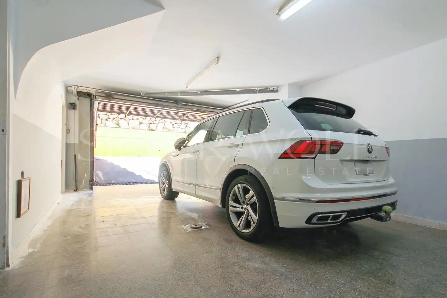 Parkplatz von Einfamilien-Reihenhaus zum Verkauf in Viladecans mit Heizung, Privatgarten und Terrasse