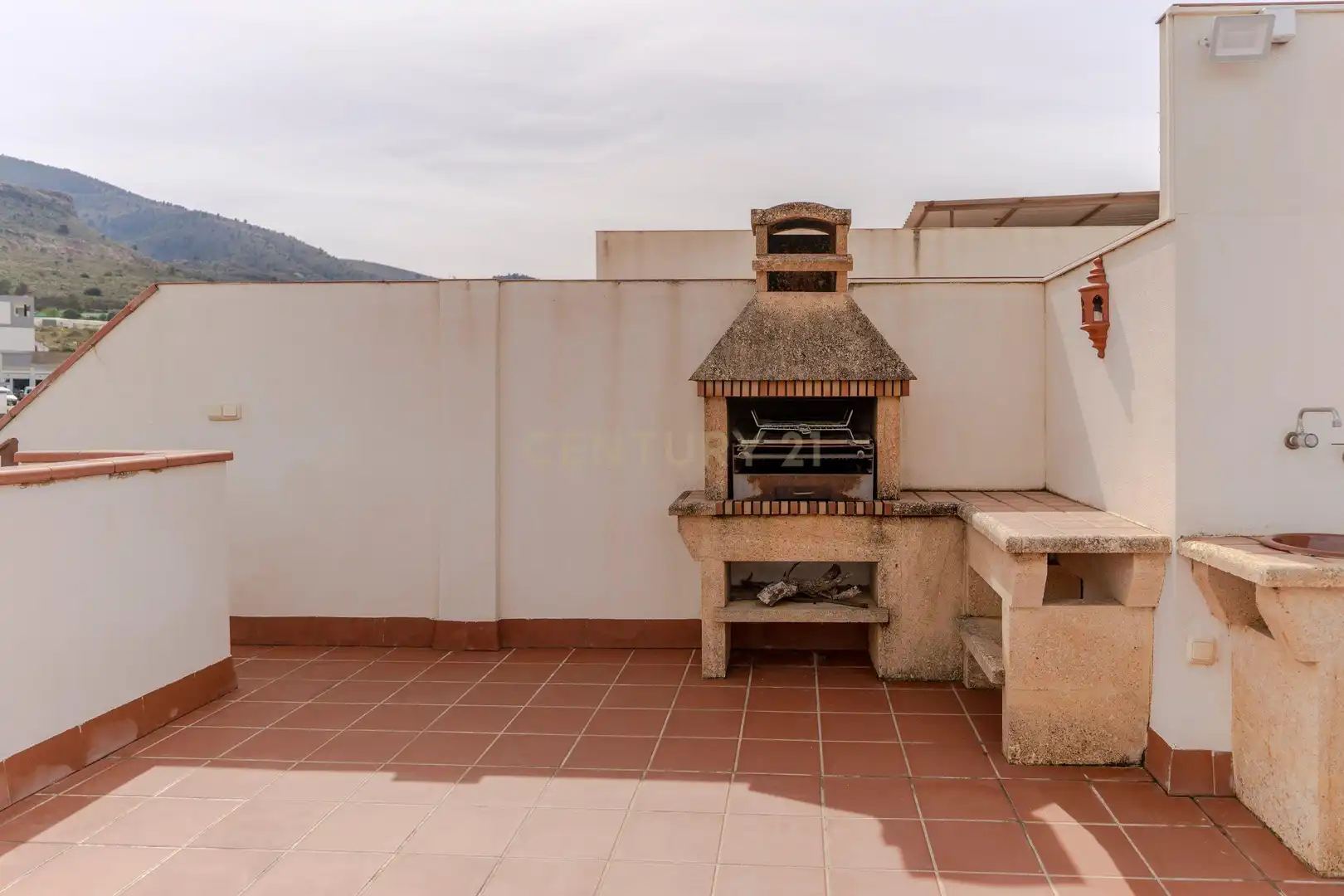 Terraza de Apartamento en venta en Vélez de Benaudalla con Aire acondicionado, Trastero y Piscina