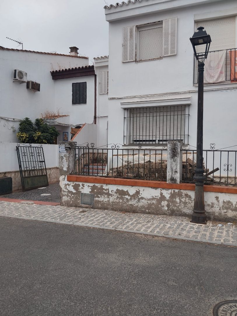 Exterior view of Single-family semi-detached for sale in Villanueva del Ariscal  with Air Conditioner, Heating and Private garden
