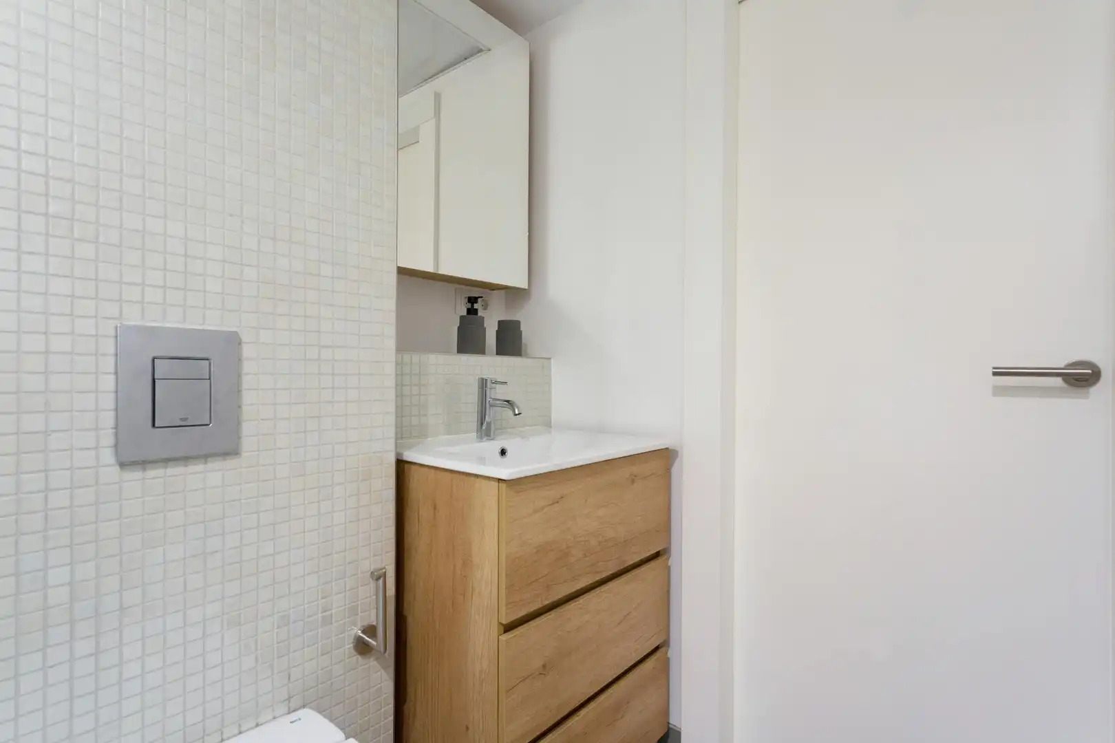 Bathroom of Flat for rent in Barcelona  with Air Conditioner, Heating and Private garden