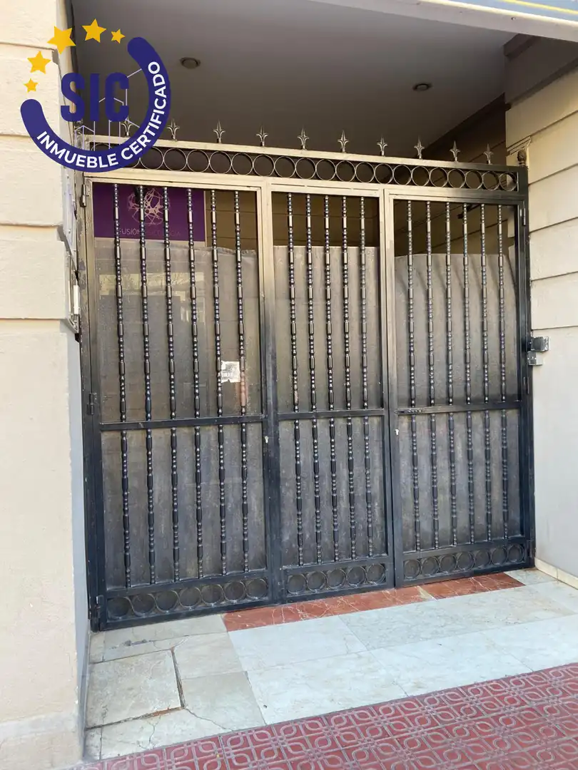 Exterior view of Garage for sale in L'Eixample