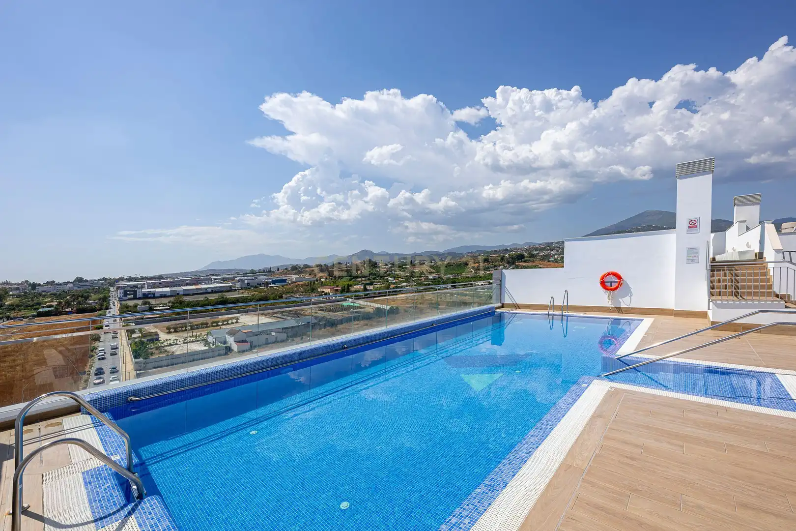 Piscina de Apartamento en venta en Marbella con Aire acondicionado, Trastero y Horno