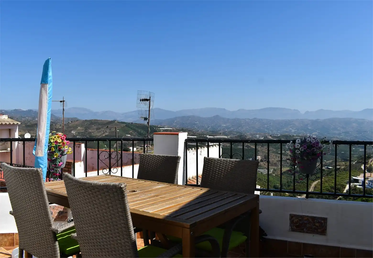 Terraza de Casa o chalet en venta en Iznate con Amueblado