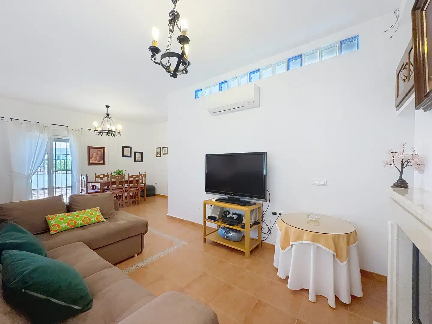 Sala de estar de Casa o chalet en venta en Casabermeja con Aire acondicionado, Terraza y Piscina
