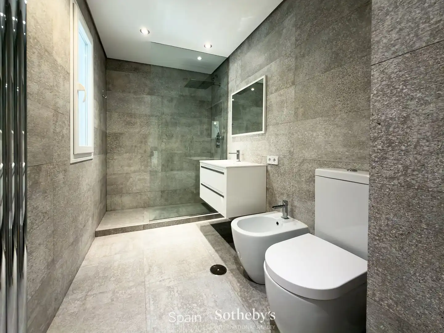 Baño de Casa o chalet en venta en Pozuelo de Alarcón con Aire acondicionado, Jardín privado y Terraza