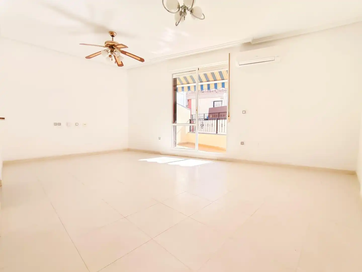 Maison mitoyenne avec terrasse à vendre à Calle gotzone mora 10, imagen 4