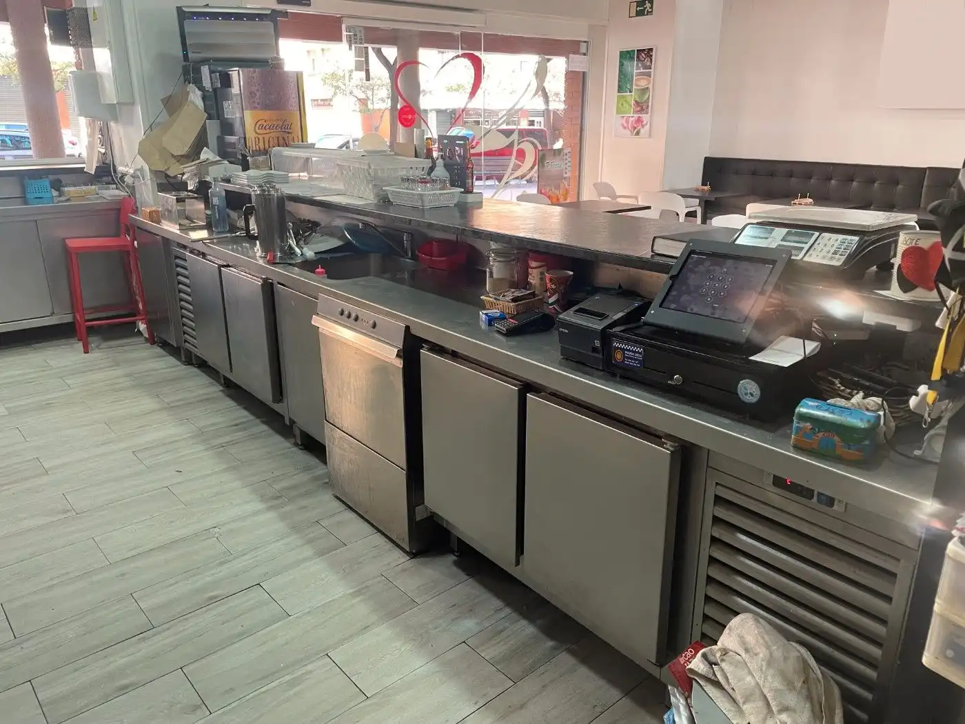 Local en venda en Santa Coloma de Cervelló amb Aire condicionat, Calefacció i Moblat