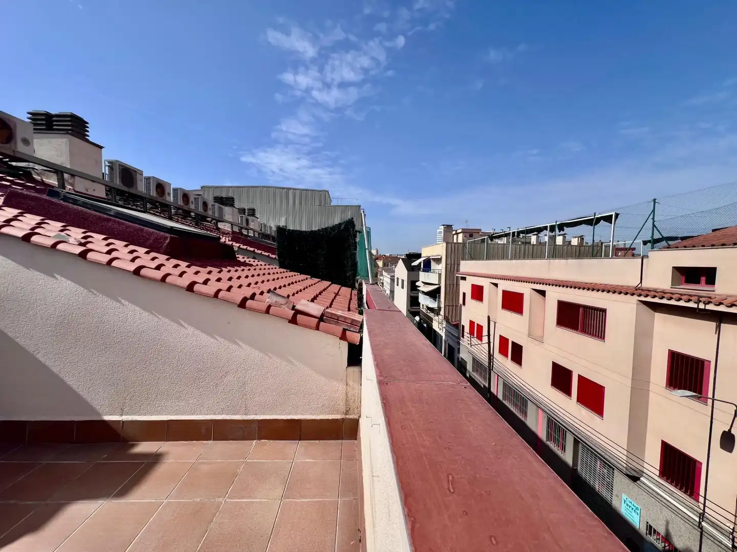 Exterior view of Attic for rent in Sabadell  with Air Conditioner, Heating and Parquet flooring