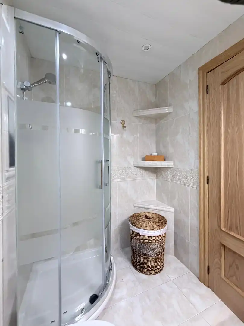 Baño de Piso en venta en L'Hospitalet de Llobregat con Calefacción y Balcón