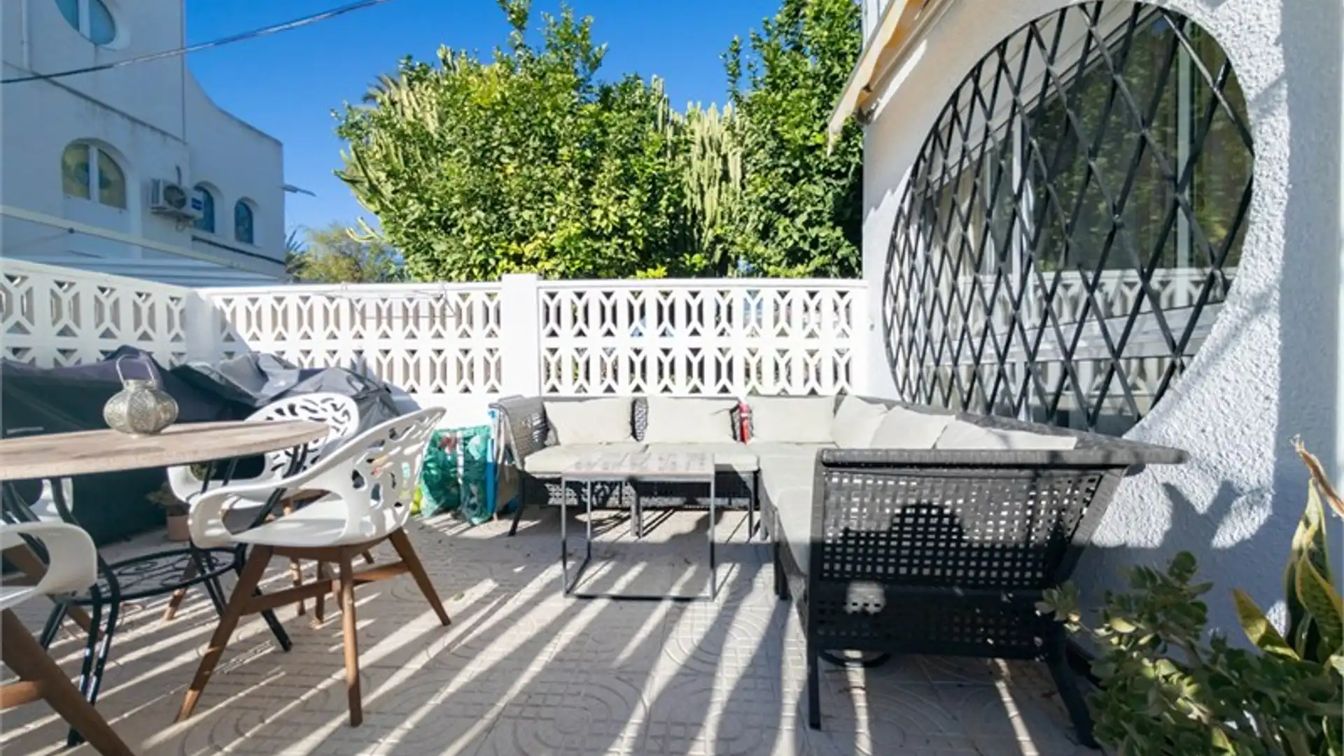 Einfamilien-Reihenhaus zur Miete in Carrer Pla de l'Amerador, Pueblo Español - Coveta Fumá