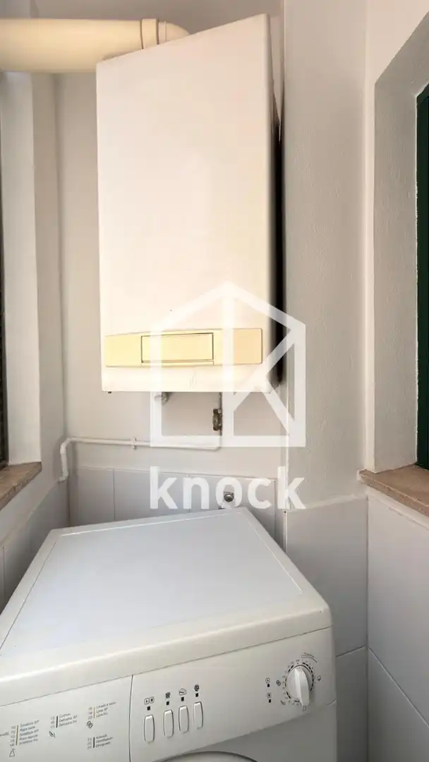 Baño de Piso en venta en Oviedo  con Calefacción
