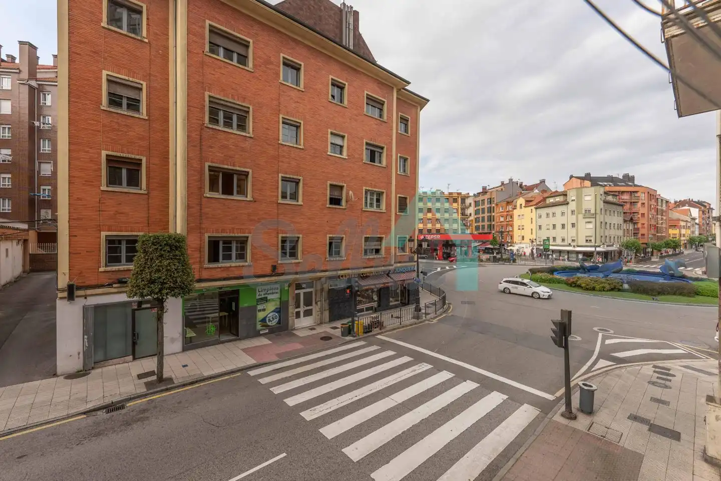 Vista exterior de Piso para compartir en Oviedo  con Calefacción y Amueblado
