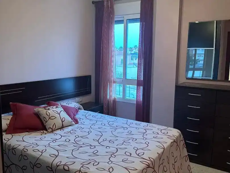 Schlafzimmer von Wohnung zur Miete in Rota mit Abstellraum und Möbliert