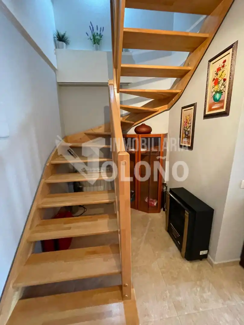 Dúplex en venta en Castañares de Rioja con Calefacción, Parquet y Terraza