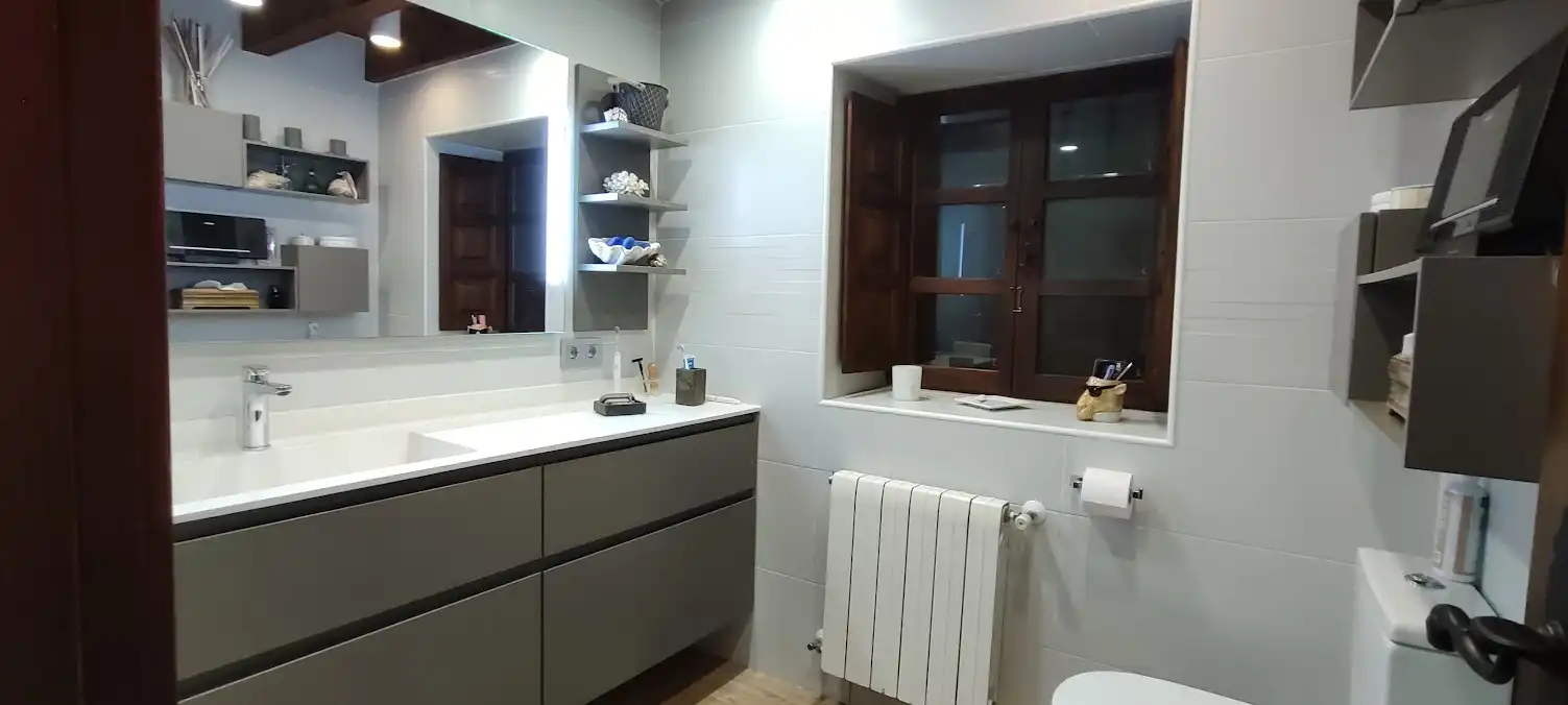 Baño de Casa o chalet en venta en Nava con Calefacción, Jardín privado y Parquet