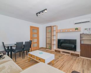 Living room of Flat to rent in  Granada Capital  with Air Conditioner, Terrace and Balcony