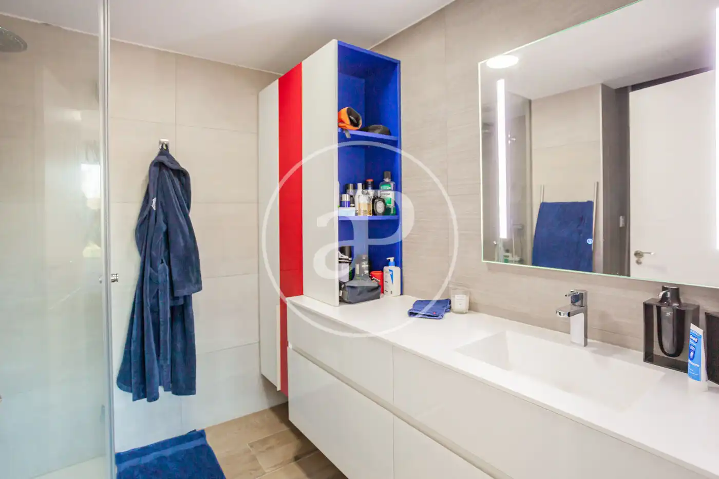 Bany de Casa o xalet en venda en Las Rozas de Madrid amb Aire condicionat, Calefacció i Jardí privat