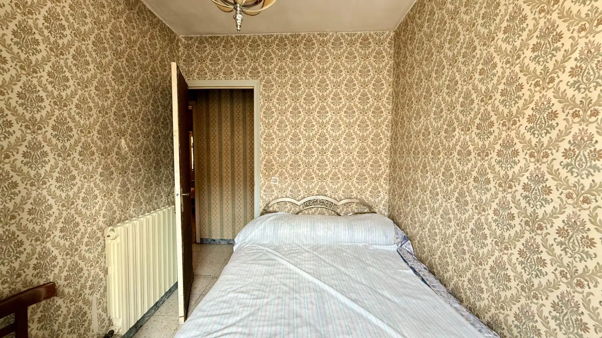 Dormitori de Casa o xalet en venda en Olombrada amb Moblat i Balcó
