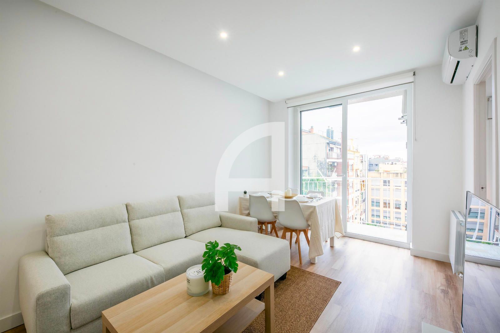 Living room of Flat to rent in  Barcelona Capital  with Air Conditioner, Heating and Parquet flooring