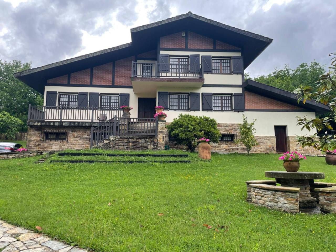 Vista exterior de Casa o xalet en venda en Karrantza Harana / Valle de Carranza amb Jardí privat