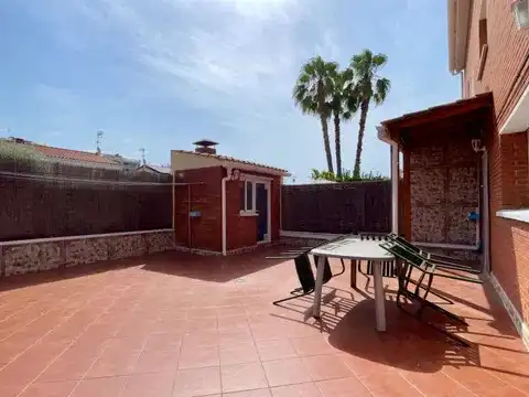 Casa aparellada amb terrassa en venda a Carrer Puigmal, imagen 10