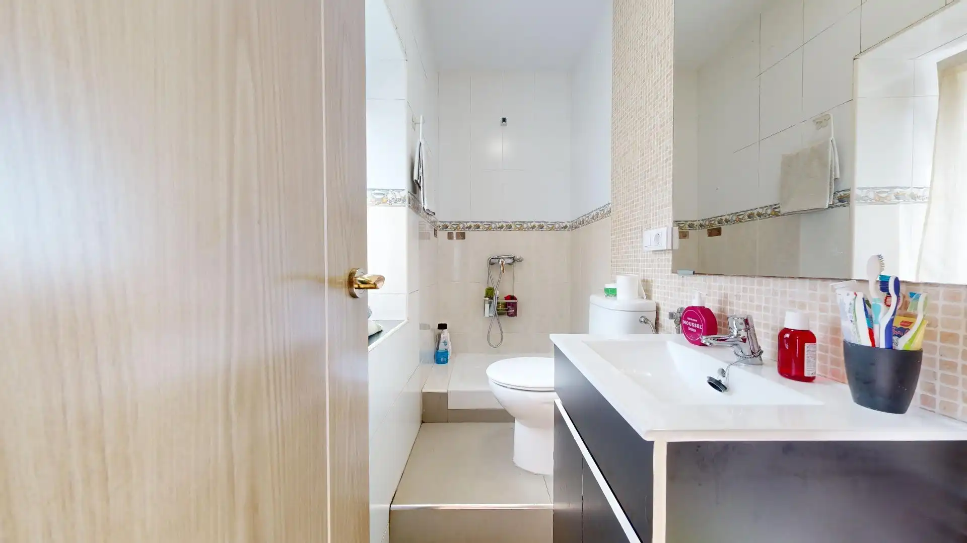 Bathroom of Houses for sale in Abanto y Ciérvana-Abanto Zierbena  with Heating
