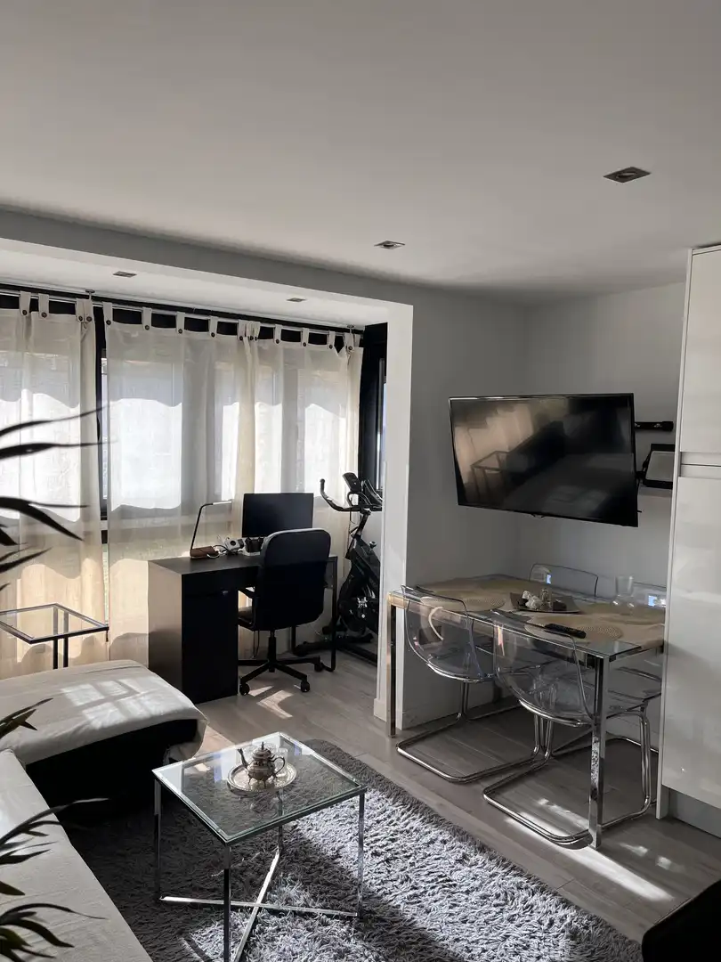 Habitación de Piso en venta en  Madrid Capital con Aire acondicionado, Terraza y Piscina