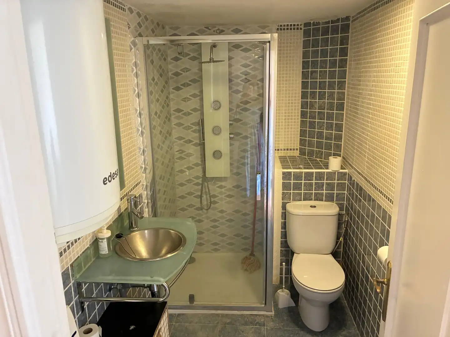 Bathroom of Flat for sale in Chiva  with Heating, Swimming Pool and Balcony