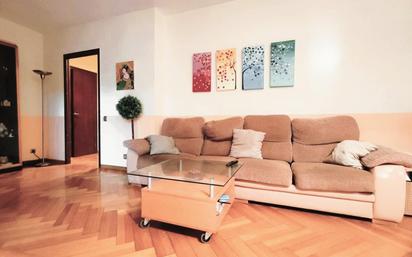Sala d'estar de Pis en venda en  Barcelona Capital amb Calefacció, Terrassa i Balcó