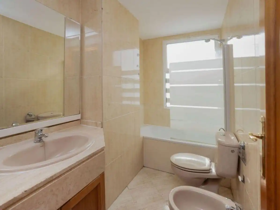 Flat with pool for sale in Calle Médico Vicente Reyes, imagen 21
