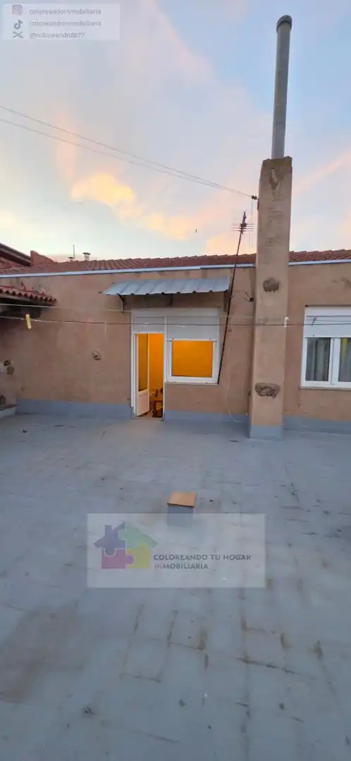 Vista exterior de Pis de lloguer en Villadangos del Páramo amb Calefacció, Parquet i Moblat
