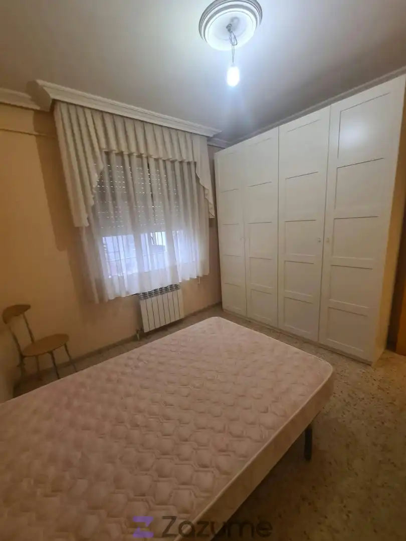 Bedroom of Flat for rent in Benavente  with Heating, Terrace and Furnished