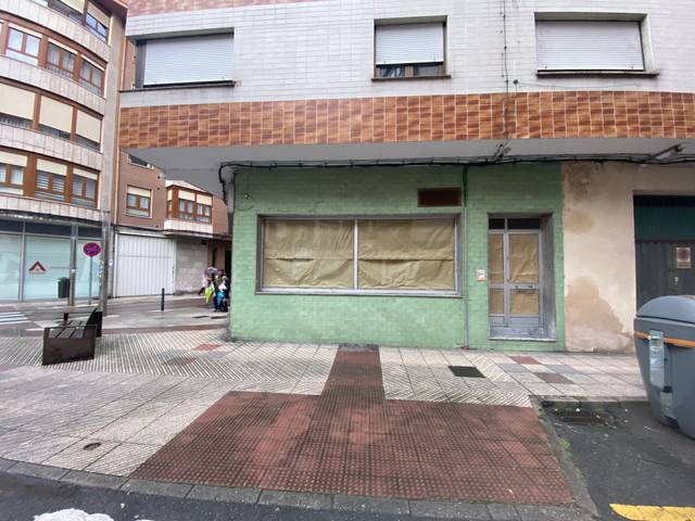 Local comercial en Venta en Calle Norte, 56 en La Felguera