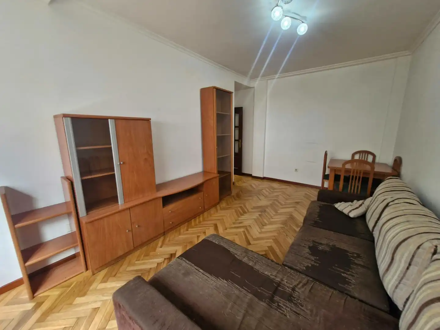 Sala d'estar de Apartament en venda en Barbadás amb Calefacció, Parquet i Moblat