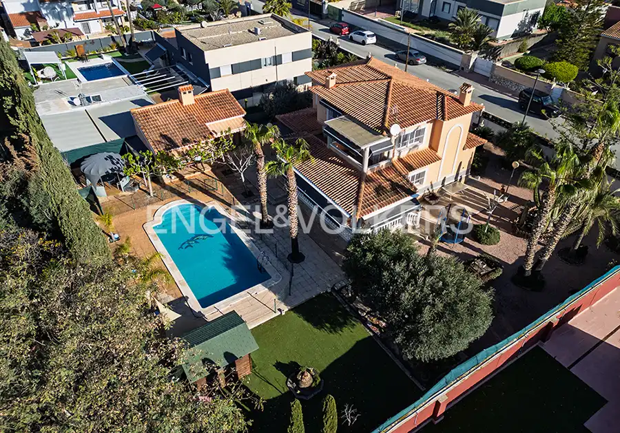 Exterior view of Houses for sale in San Vicente del Raspeig / Sant Vicent del Raspeig  with Air Conditioner, Heating and Private garden