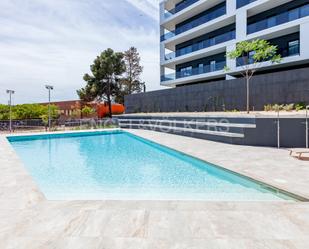 Swimming pool of Apartment to rent in Esplugues de Llobregat  with Air Conditioner, Heating and Private garden
