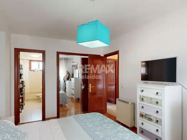 Habitación de Piso en venta en Vigo  con Calefacción, Parquet y Trastero