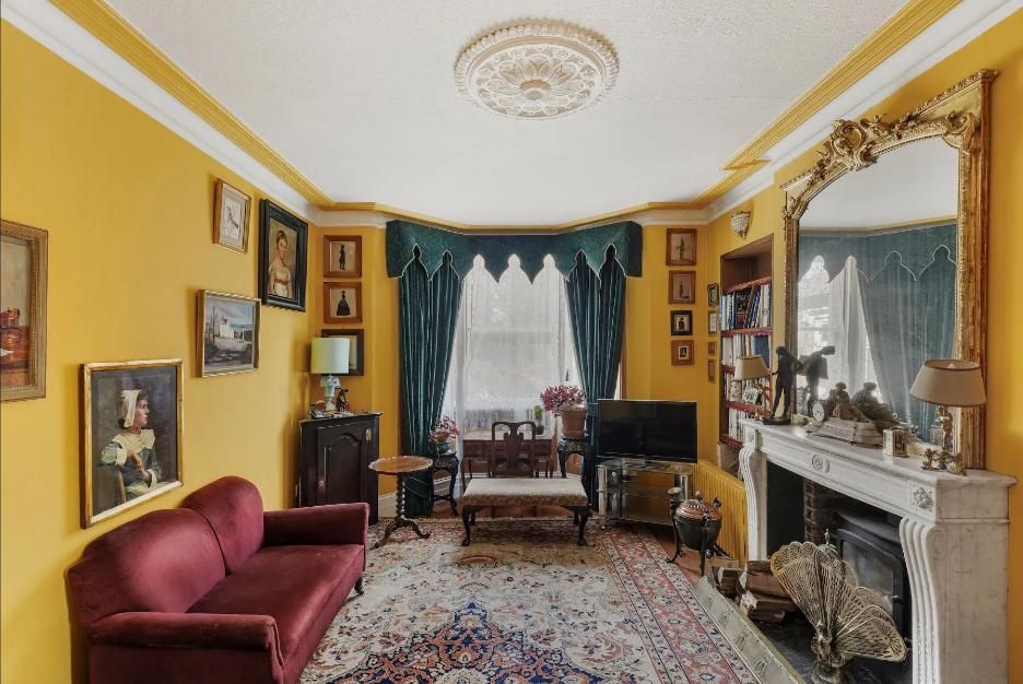 Sala d'estar de Casa o xalet en venda en  Madrid Capital amb Aire condicionat, Calefacció i Jardí privat