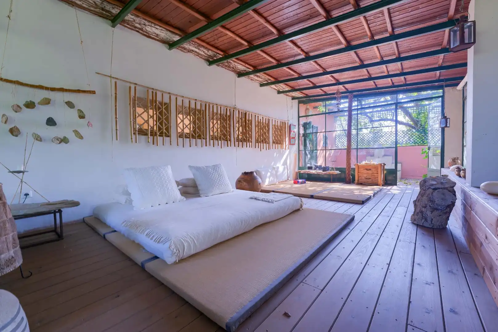 Dormitori de Casa o xalet en venda en Sanlúcar la Mayor amb Aire condicionat, Jardí privat i Terrassa