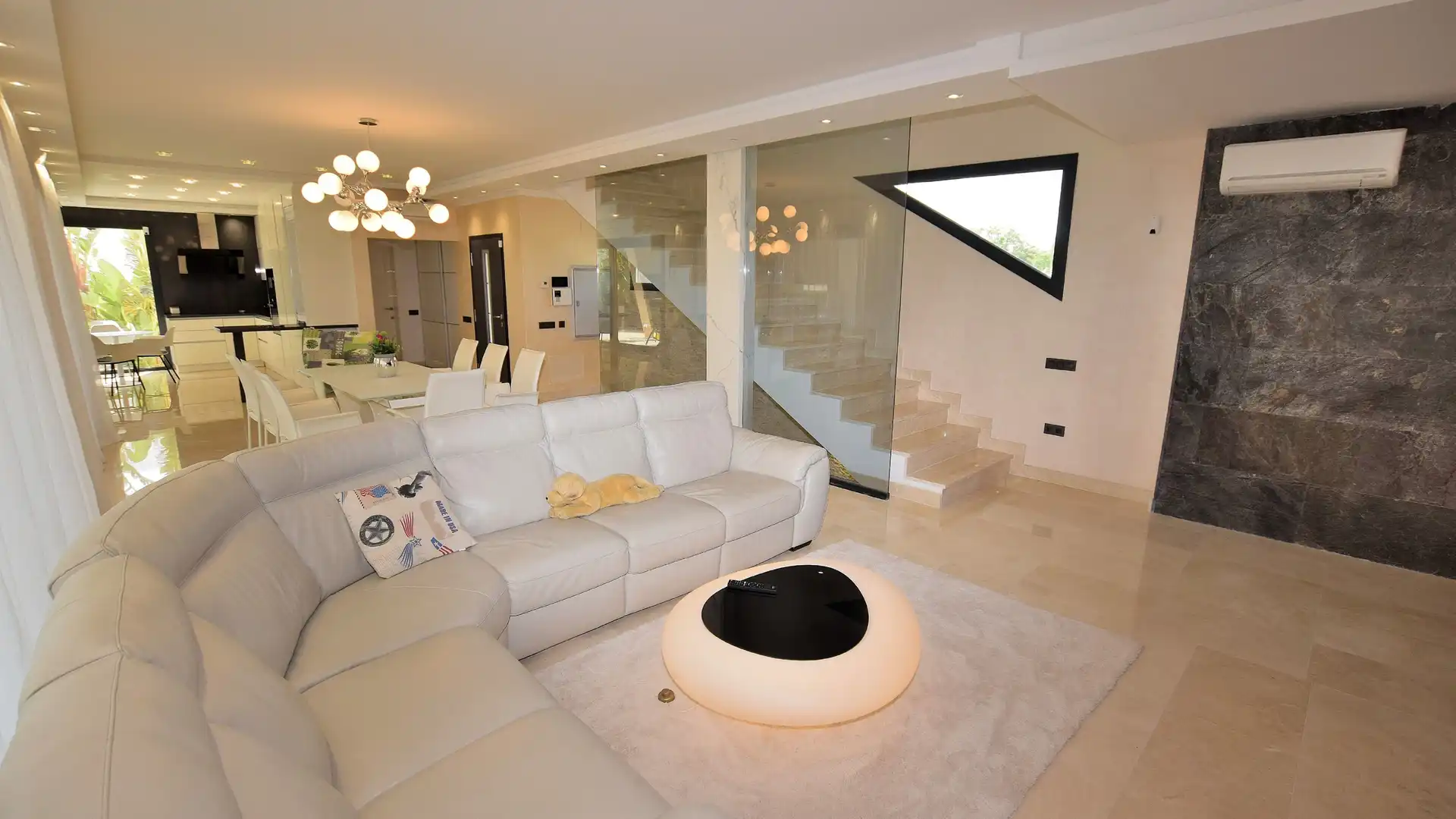 Living room of Houses for sale in Cambrils  with Air Conditioner, Private garden and Parquet flooring