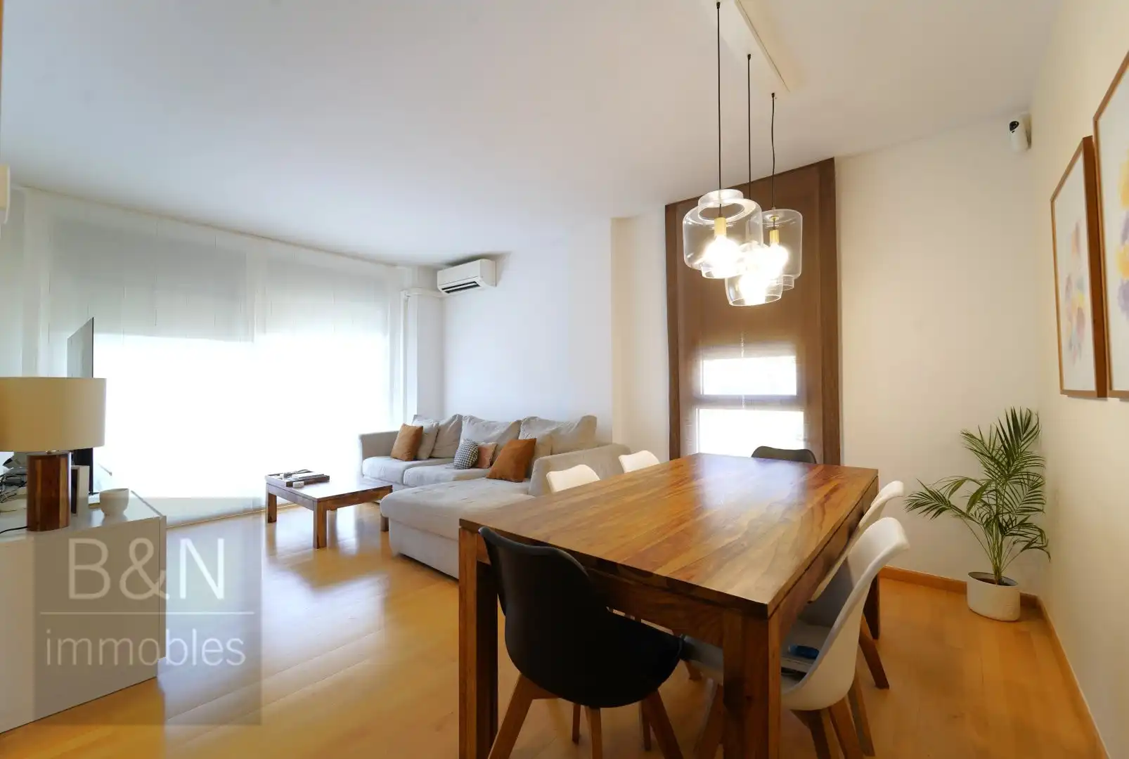 Sala de estar de Piso en venta en Terrassa con Aire acondicionado, Calefacción y Piscina