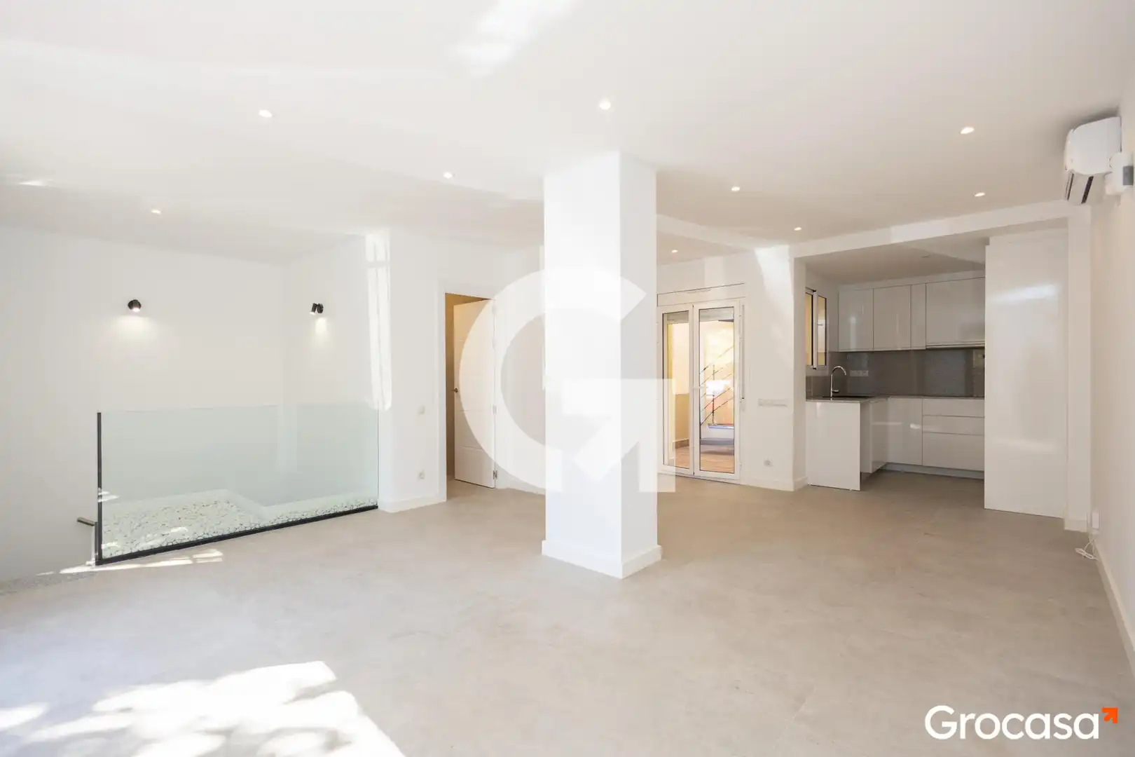 Living room of Houses for sale in Sant Boi de Llobregat  with Terrace and Oven