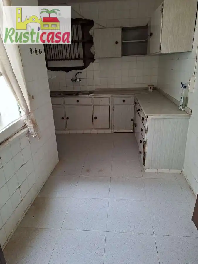 Cuina de Casa o xalet en venda en Linares amb Terrassa, Moblat i Balcó