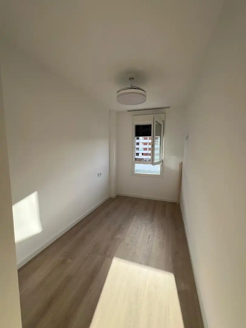 Bedroom of Flat for rent in Dos Hermanas  with Air Conditioner, Heating and Private garden