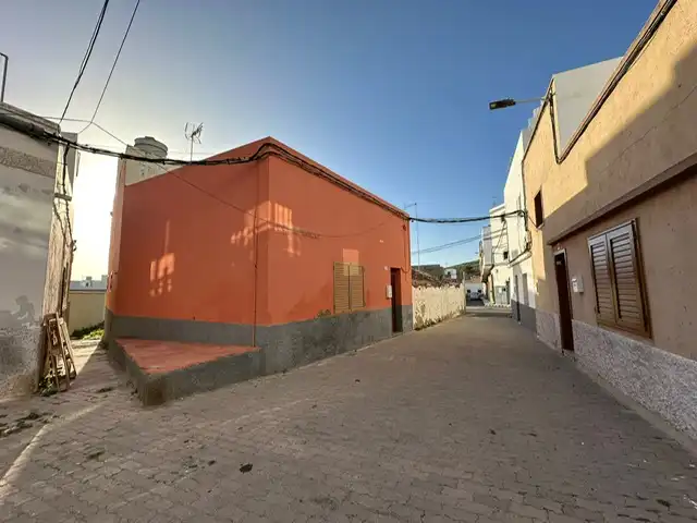 Vista exterior de Casa adosada en venda en Ingenio amb Forn