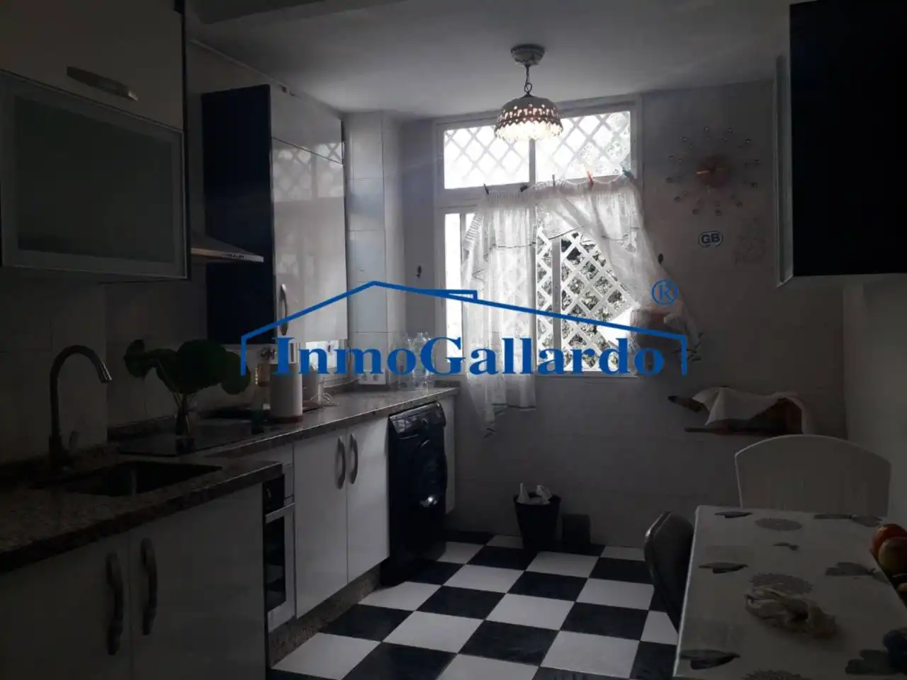 Cuina de Casa o xalet en venda en Málaga amb Aire condicionat, Terrassa i Piscina comunitària