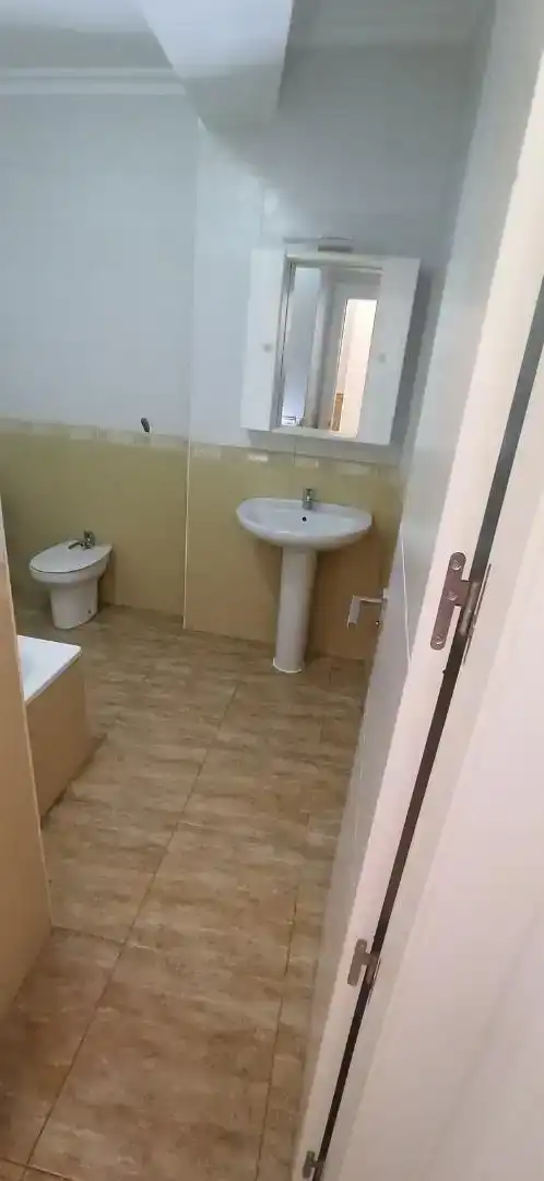 Bany de Pis en venda en Rus amb Balcó